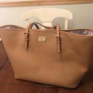 Michael Kors Handbag like New